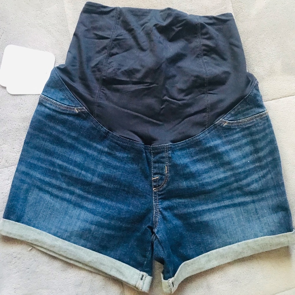 Ingrid and Isabel Maternity Midi Shorts